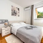 Villa Zlatni Dvori *