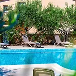 Zlatni Dvori Villa Ražanac