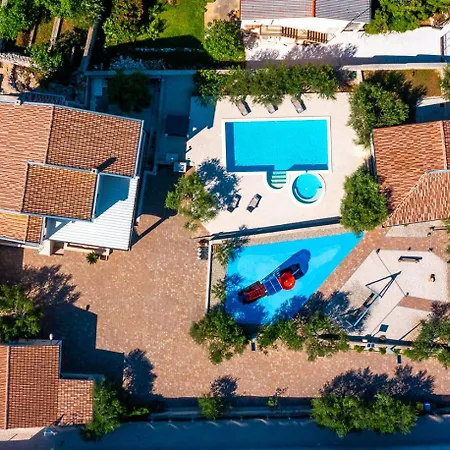 Villa Zlatni Dvori Ražanac