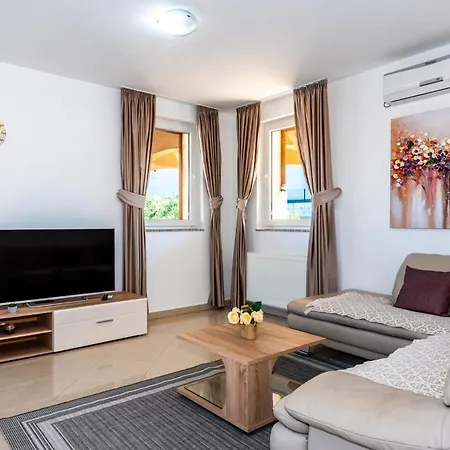 Zlatni Dvori Villa