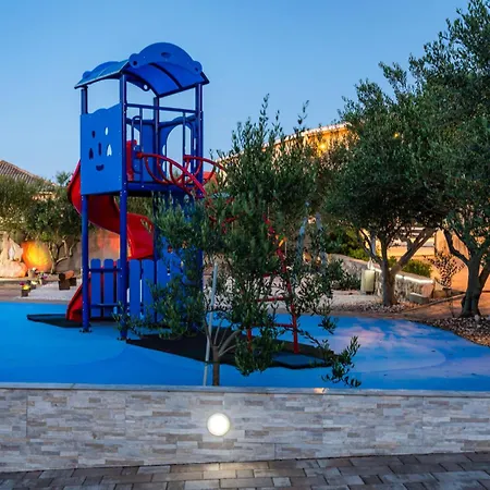 Villa Zlatni Dvori *