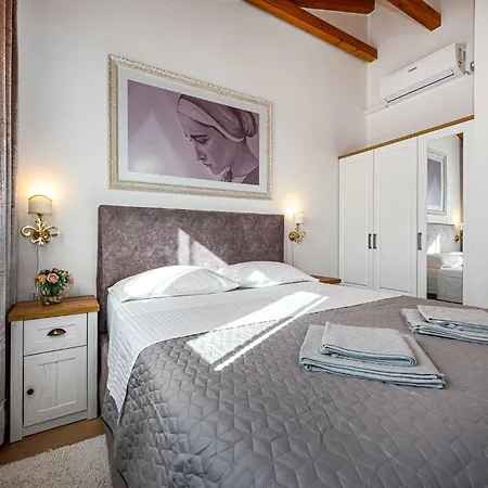 Zlatni Dvori Villa