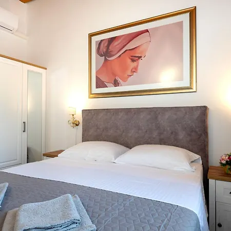 Zlatni Dvori Villa