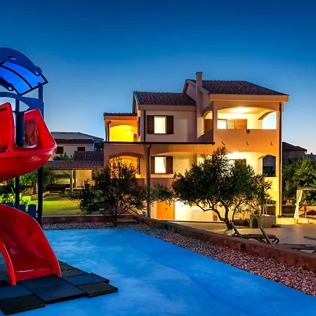 Zlatni Dvori Villa Razanac