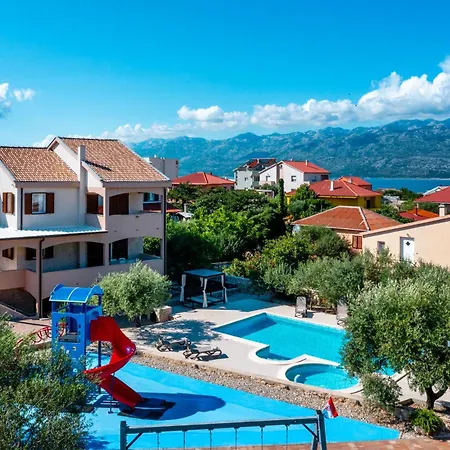 Вилла Zlatni Dvori