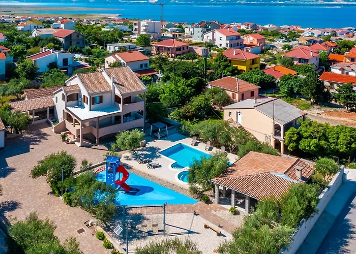 Вилла Zlatni Dvori *